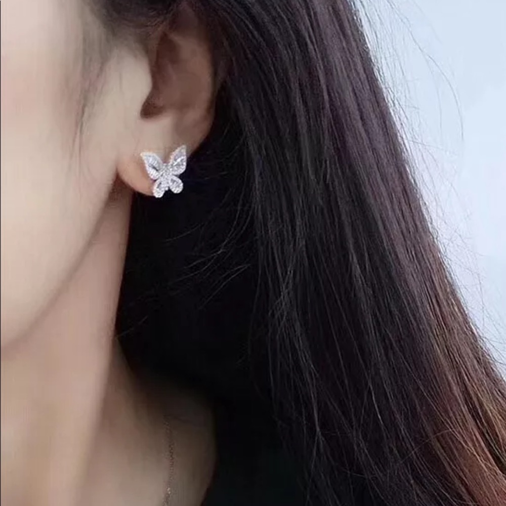 lovely Butterfly 925 Silver White Sapphire earrings - Picture 2 of 3